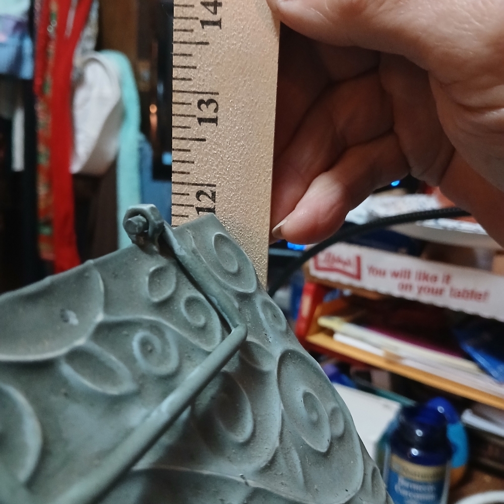 Wood Susan Winget birdhouse - Picture 5 of 7